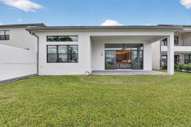 8317 Essex Country Club Dr, Boca Raton, FL 33434