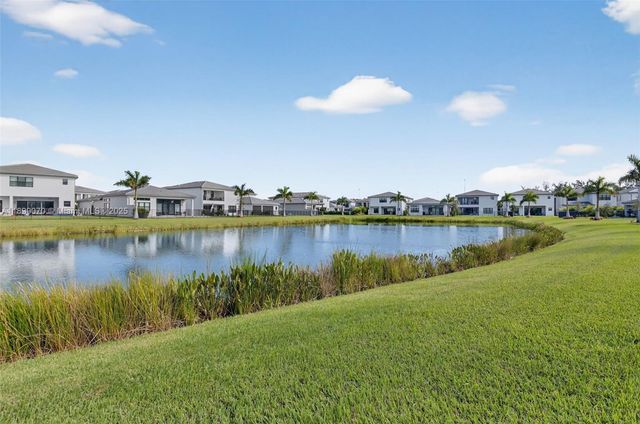 8317 Essex Country Club Dr, Boca Raton, FL 33434