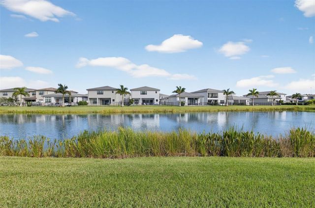 8317 Essex Country Club Dr, Boca Raton, FL 33434