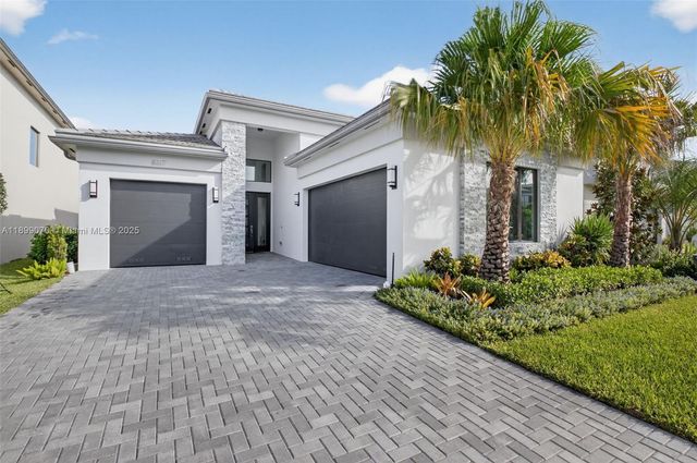 8317 Essex Country Club Dr, Boca Raton, FL 33434