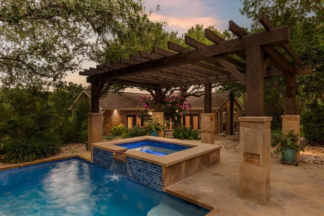2906 Padina DR, Austin, TX 78733