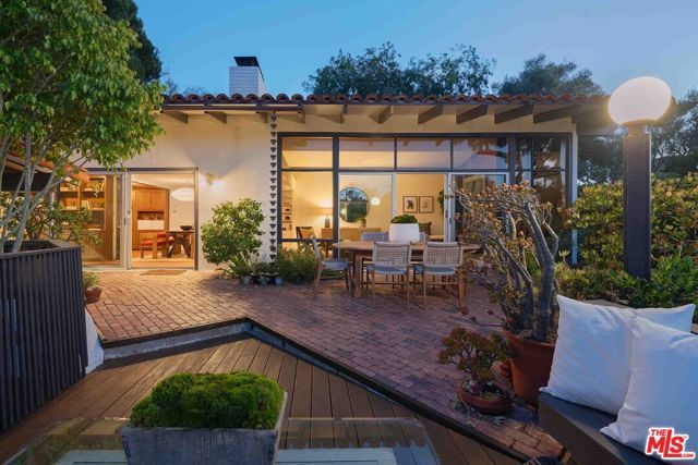 2437 Via Sonoma, Palos Verdes Estates, CA 90274