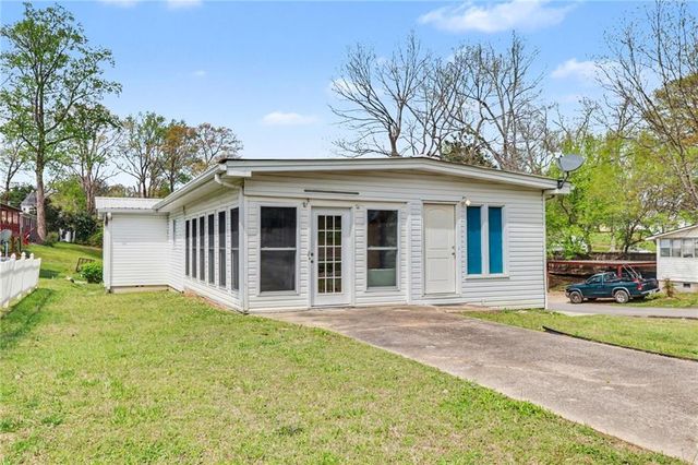 148 Robertson Avenue, Tallapoosa, GA 30176