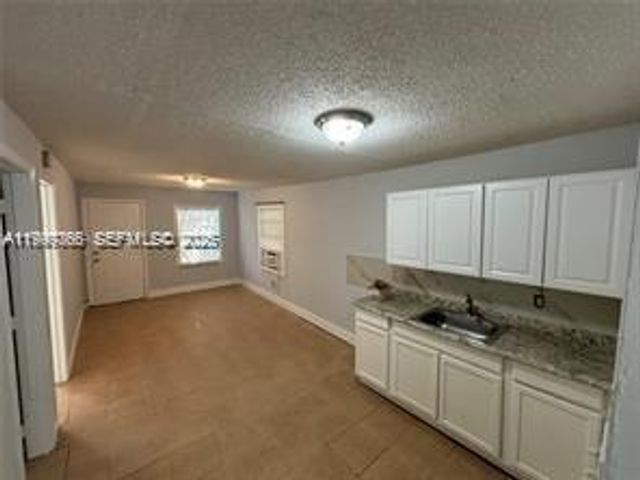 820 21st St C, West Palm Beach, FL 33407