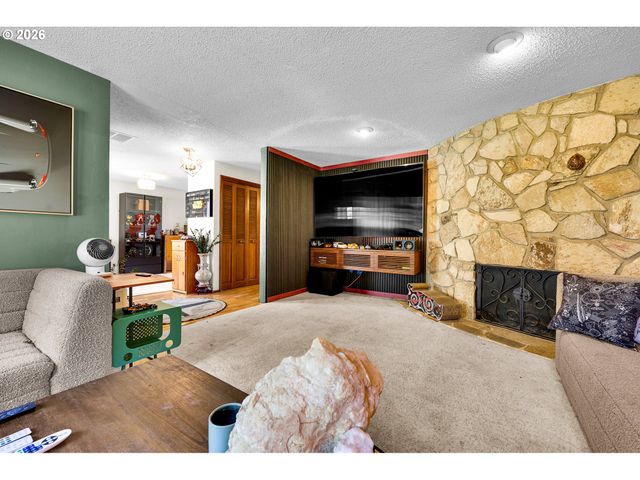 4791 LARKWOOD St, Eugene, OR 97405