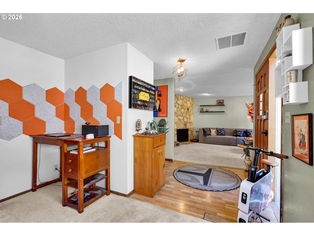 4791 LARKWOOD St, Eugene, OR 97405