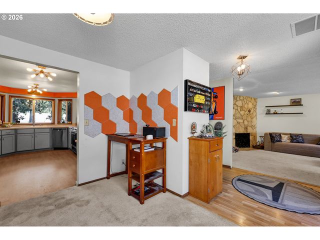 4791 LARKWOOD St, Eugene, OR 97405