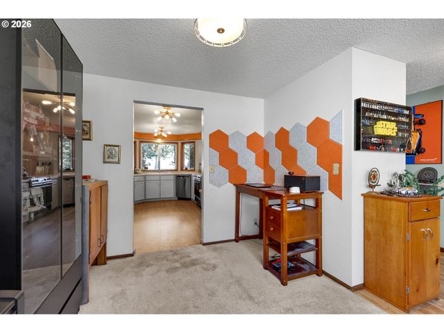 4791 LARKWOOD St, Eugene, OR 97405