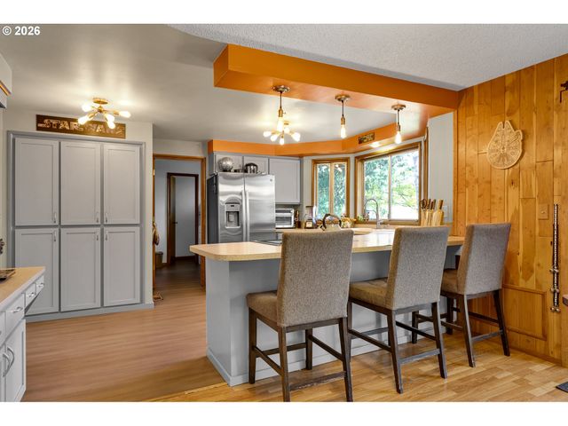4791 LARKWOOD St, Eugene, OR 97405