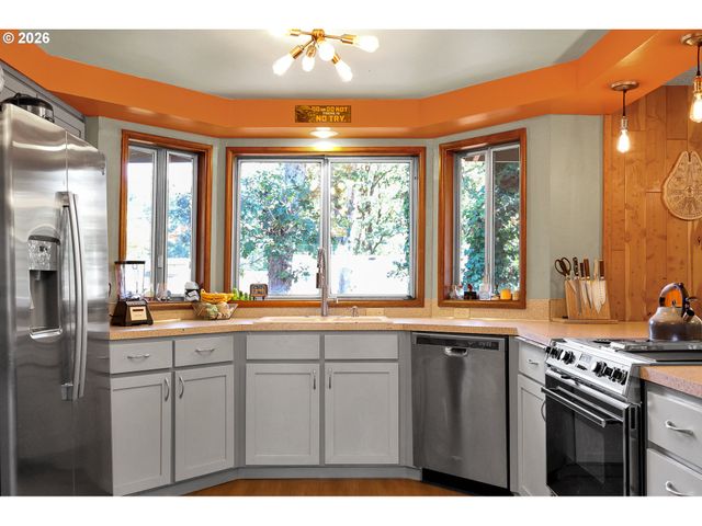 4791 LARKWOOD St, Eugene, OR 97405