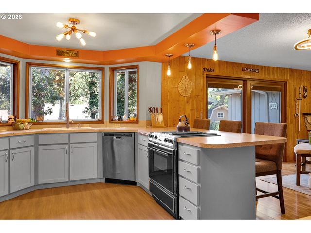 4791 LARKWOOD St, Eugene, OR 97405