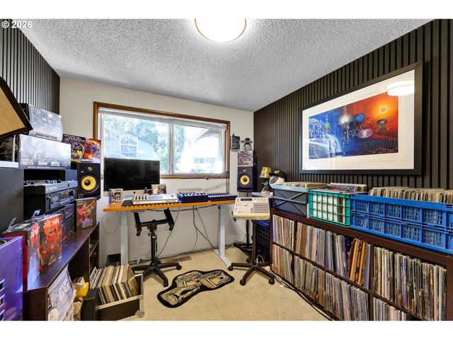 4791 LARKWOOD St, Eugene, OR 97405