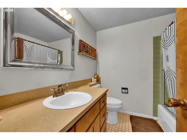 4791 LARKWOOD St, Eugene, OR 97405