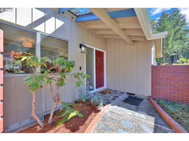 4791 LARKWOOD St, Eugene, OR 97405