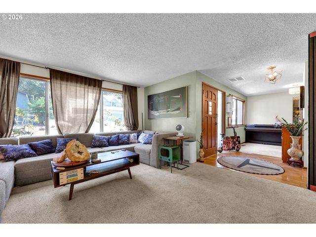 4791 LARKWOOD St, Eugene, OR 97405