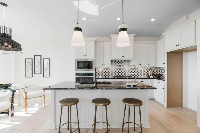 4211 W 158th Terrace, Overland Park, KS 66224