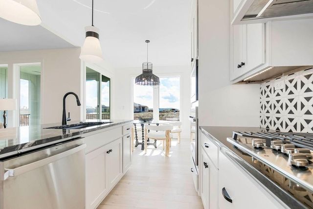 4211 W 158th Terrace, Overland Park, KS 66224