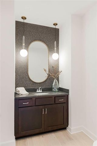 4211 W 158th Terrace, Overland Park, KS 66224