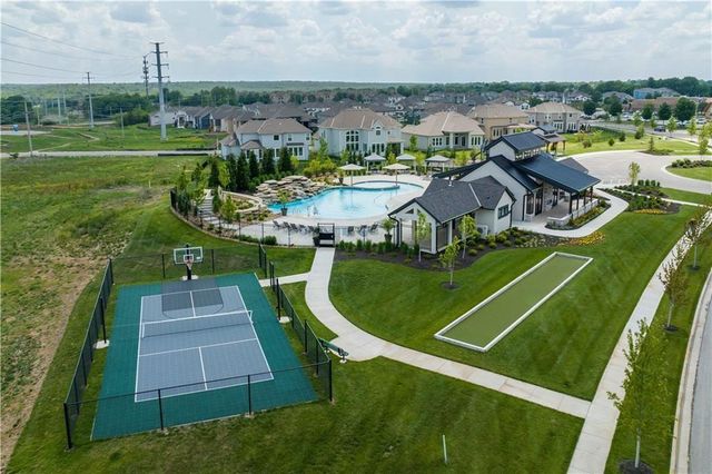 4211 W 158th Terrace, Overland Park, KS 66224