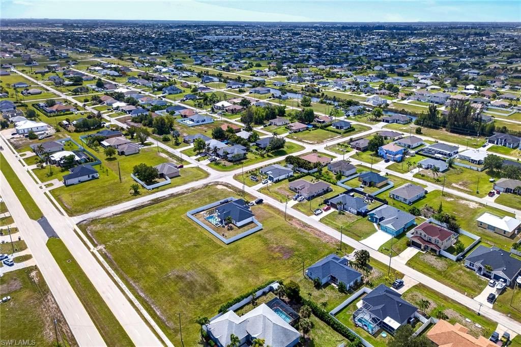 Image 13 of property listing at 2806 Tropicana PKWY W, Cape Coral, FL 33993