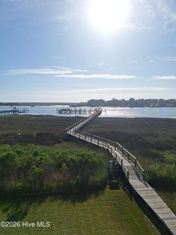 901 Saltspray Lane, Wilmington, NC 28409