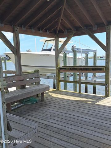 901 Saltspray Lane, Wilmington, NC 28409
