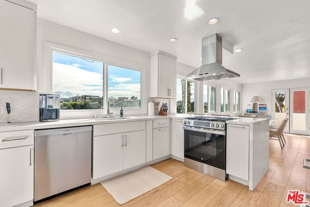 29 Lighthouse Street 2, Marina Del Rey, CA 90292