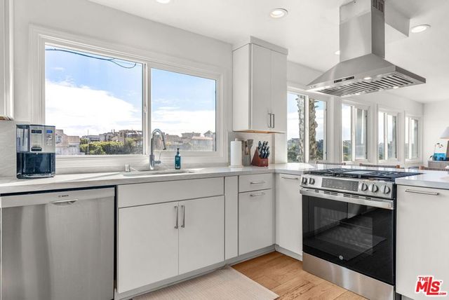 29 Lighthouse Street 2, Marina Del Rey, CA 90292