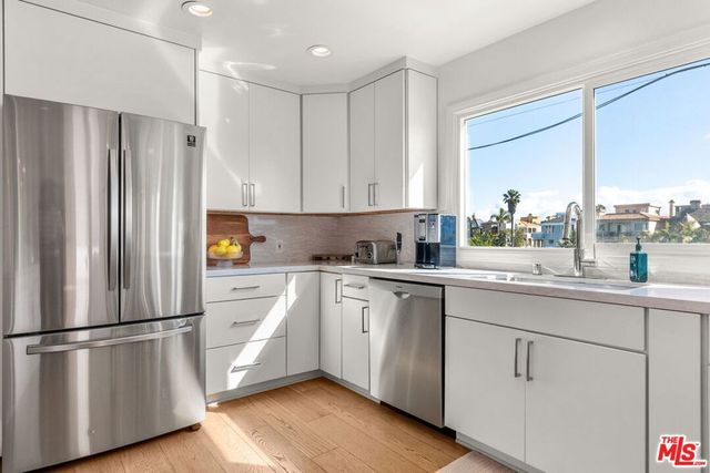 29 Lighthouse Street 2, Marina Del Rey, CA 90292