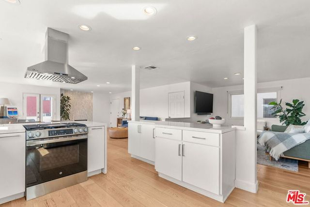 29 Lighthouse Street 2, Marina Del Rey, CA 90292