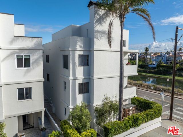 29 Lighthouse Street 2, Marina Del Rey, CA 90292