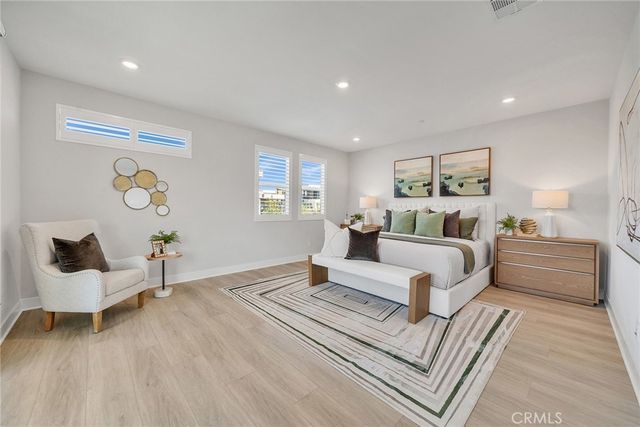 200 Chorus, Irvine, CA 92618
