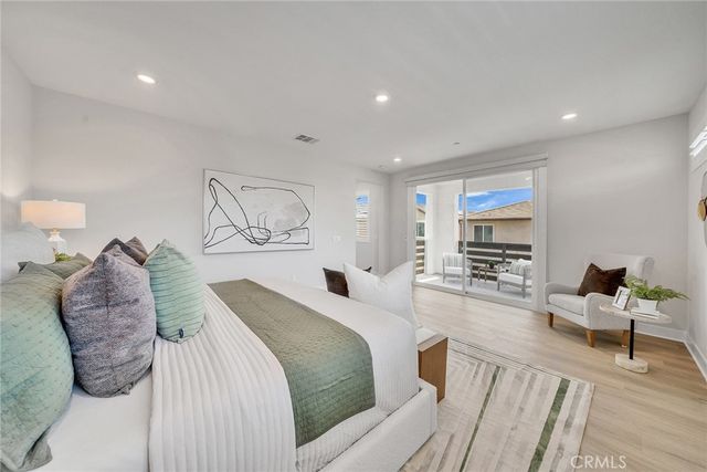 200 Chorus, Irvine, CA 92618