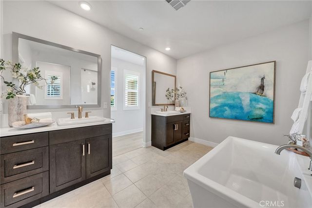 200 Chorus, Irvine, CA 92618