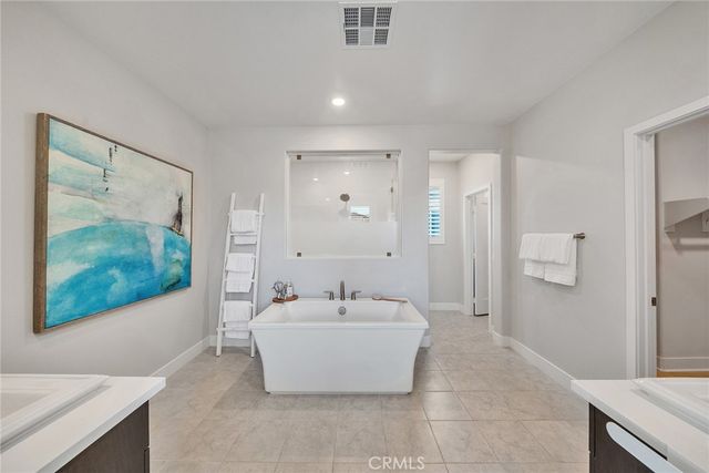 200 Chorus, Irvine, CA 92618