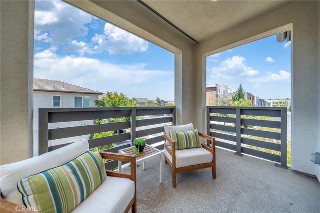 200 Chorus, Irvine, CA 92618