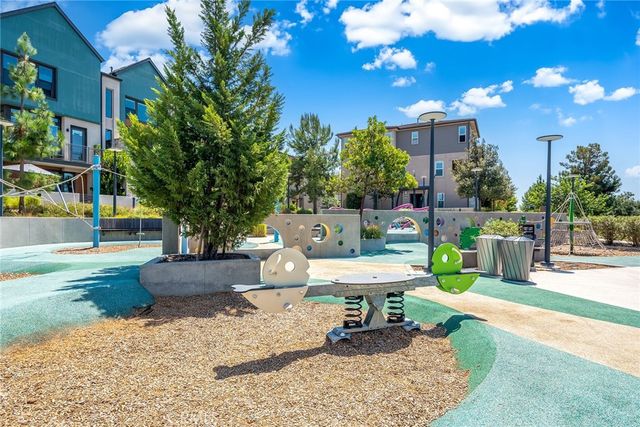 200 Chorus, Irvine, CA 92618