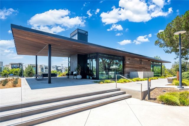 200 Chorus, Irvine, CA 92618