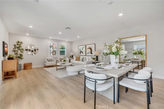 200 Chorus, Irvine, CA 92618