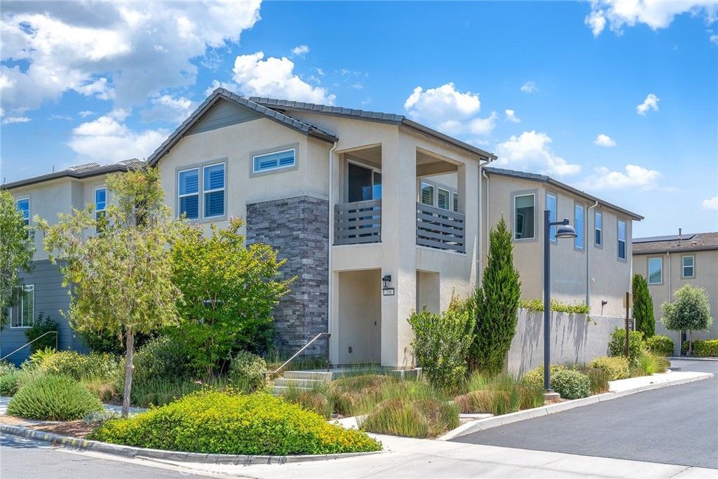 200 Chorus, Irvine, CA 92618