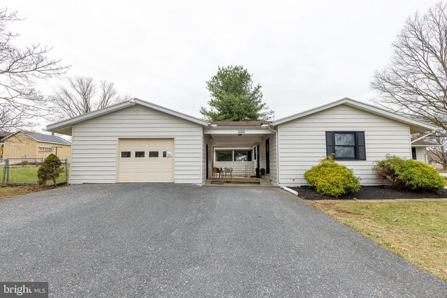 1286 FOX DEN DRIVE, Chambersburg, PA 17202