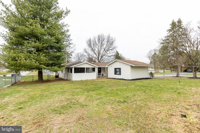 1286 FOX DEN DRIVE, Chambersburg, PA 17202