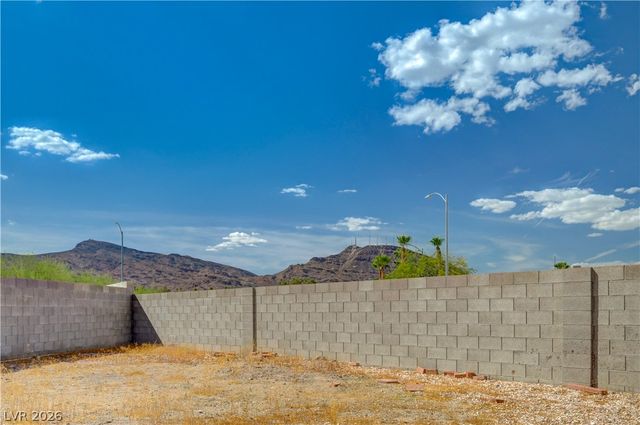 970 Hunters Run Drive, Henderson, NV 89002