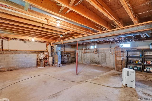 4015 Mapleton Road, Wheatfield, NY 14120