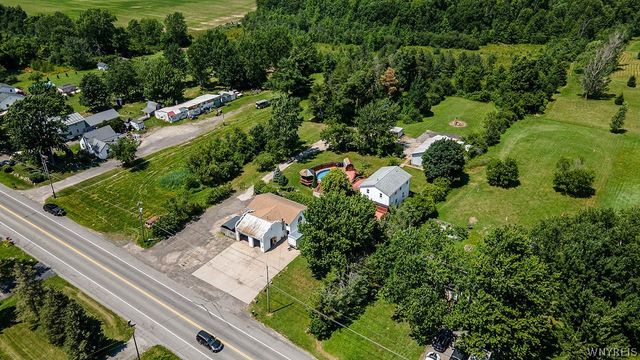 4015 Mapleton Road, Wheatfield, NY 14120