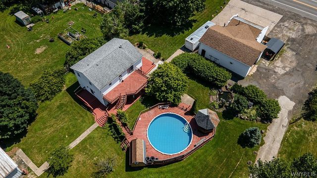 4015 Mapleton Road, Wheatfield, NY 14120