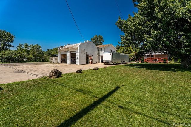 4015 Mapleton Road, Wheatfield, NY 14120