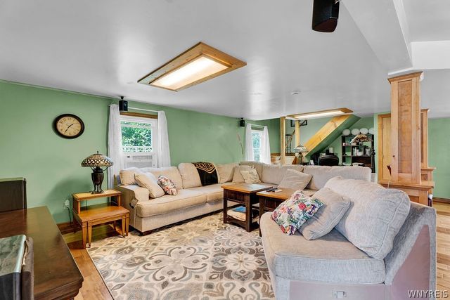 4015 Mapleton Road, Wheatfield, NY 14120