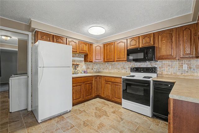 6637 Taylorsville Road, Huber Heights, OH 45424
