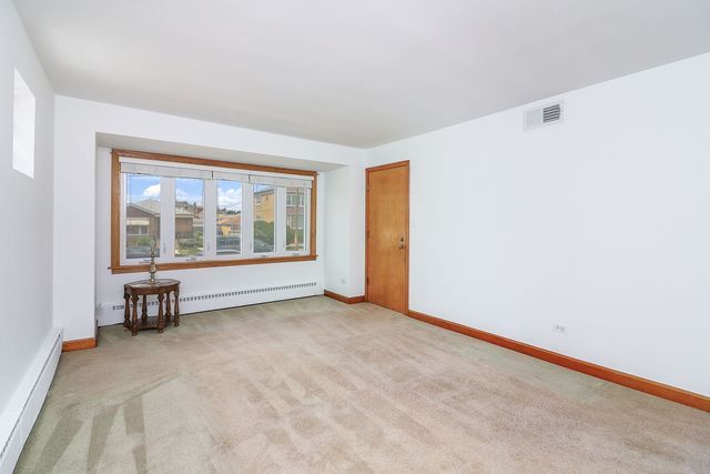 5549 S Meade Avenue, Chicago, IL 60638